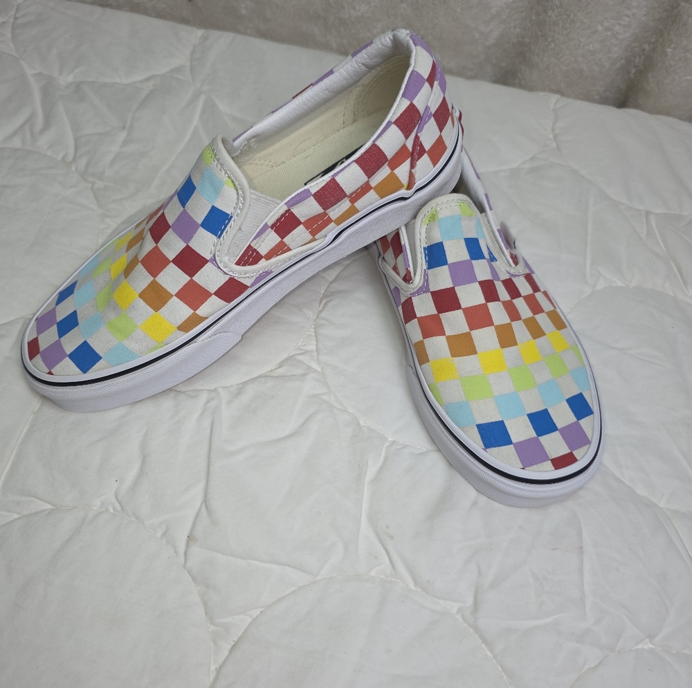 Vans Classic Slip-On Rainbow Checkerboard Shoes Women’s 7 Mens 5.5 VN000EYEBWW
